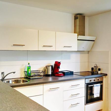 Stilvolles Apartment In Stadtnaehe-Parkplatz- 4 Personen- Balkon ウォルフスブルク エクステリア 写真