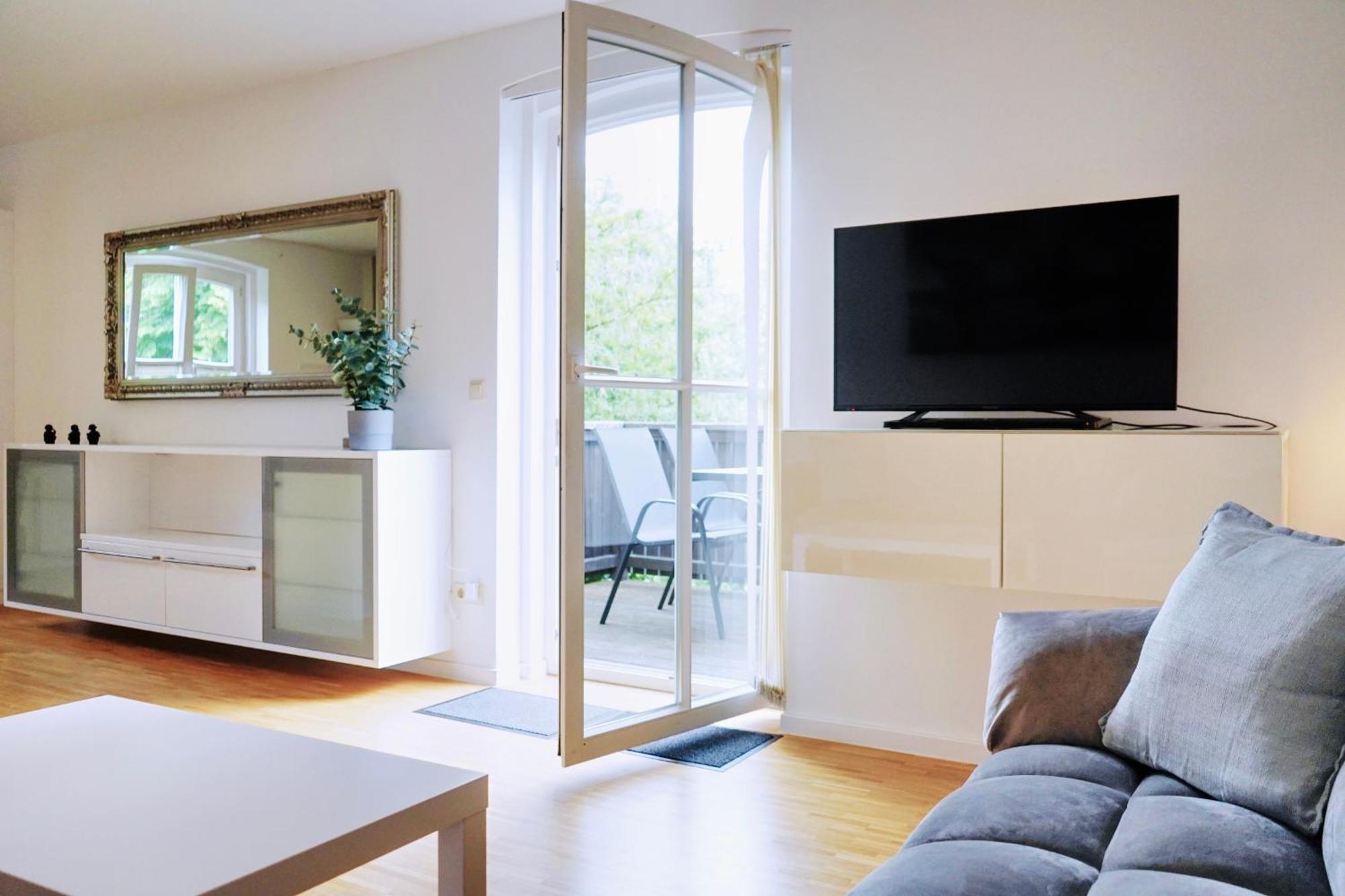 Stilvolles Apartment In Stadtnaehe-Parkplatz- 4 Personen- Balkon ウォルフスブルク エクステリア 写真
