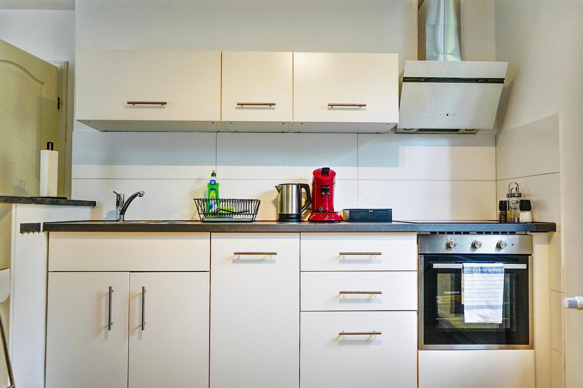Stilvolles Apartment In Stadtnaehe-Parkplatz- 4 Personen- Balkon ウォルフスブルク エクステリア 写真