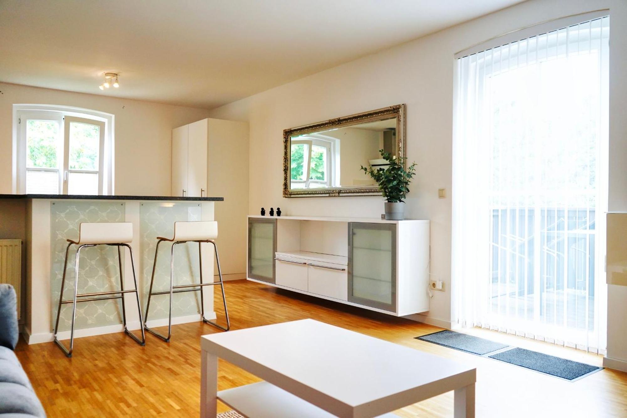Stilvolles Apartment In Stadtnaehe-Parkplatz- 4 Personen- Balkon ウォルフスブルク エクステリア 写真