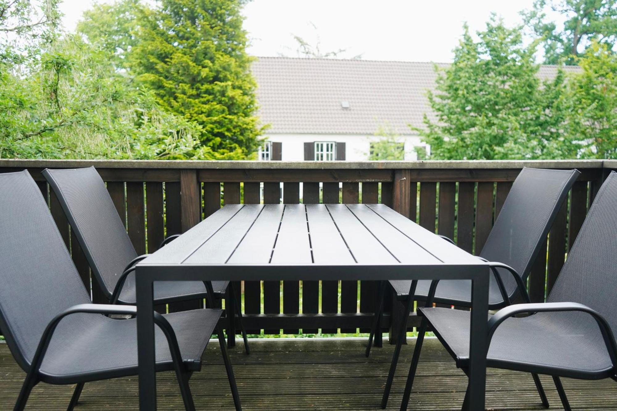 Stilvolles Apartment In Stadtnaehe-Parkplatz- 4 Personen- Balkon ウォルフスブルク エクステリア 写真